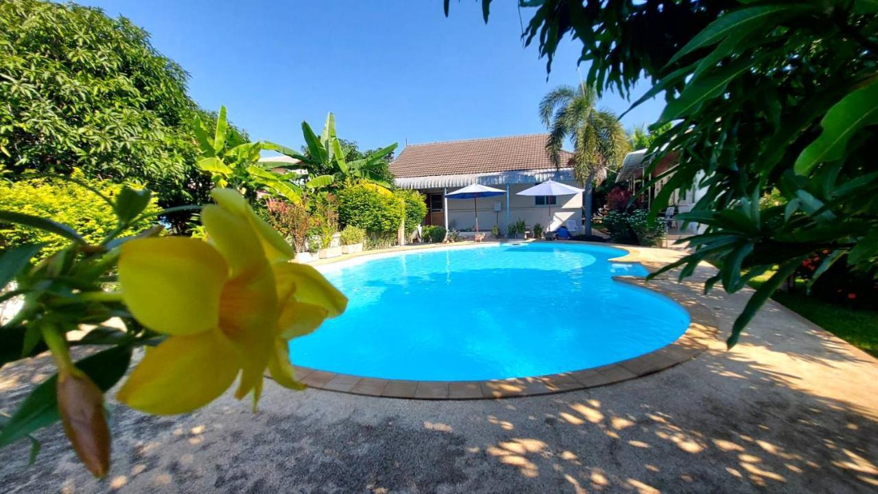 Nuch'S Apple Guest House Si Bun Ruang Екстер'єр фото
