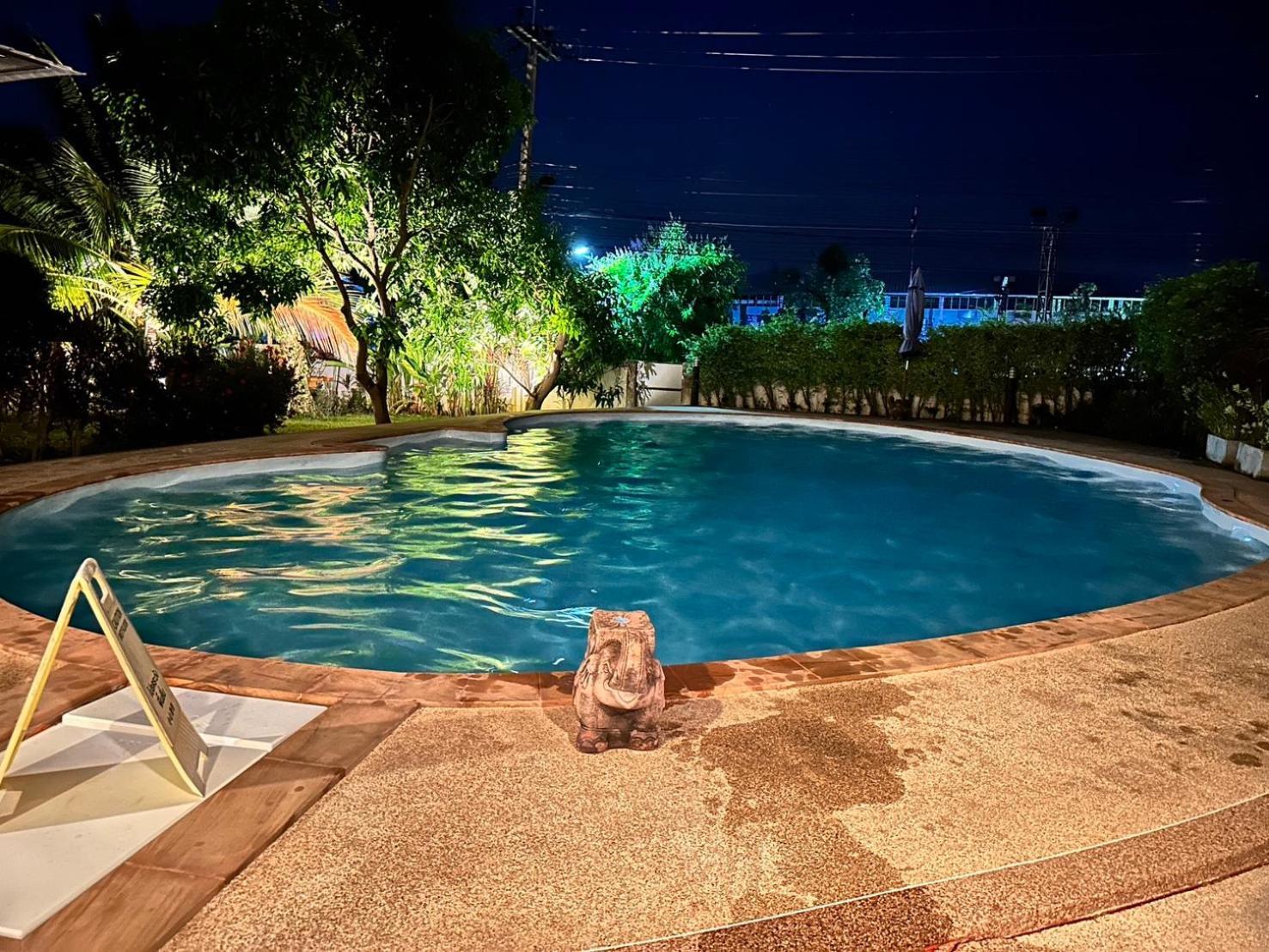 Nuch'S Apple Guest House Si Bun Ruang Екстер'єр фото
