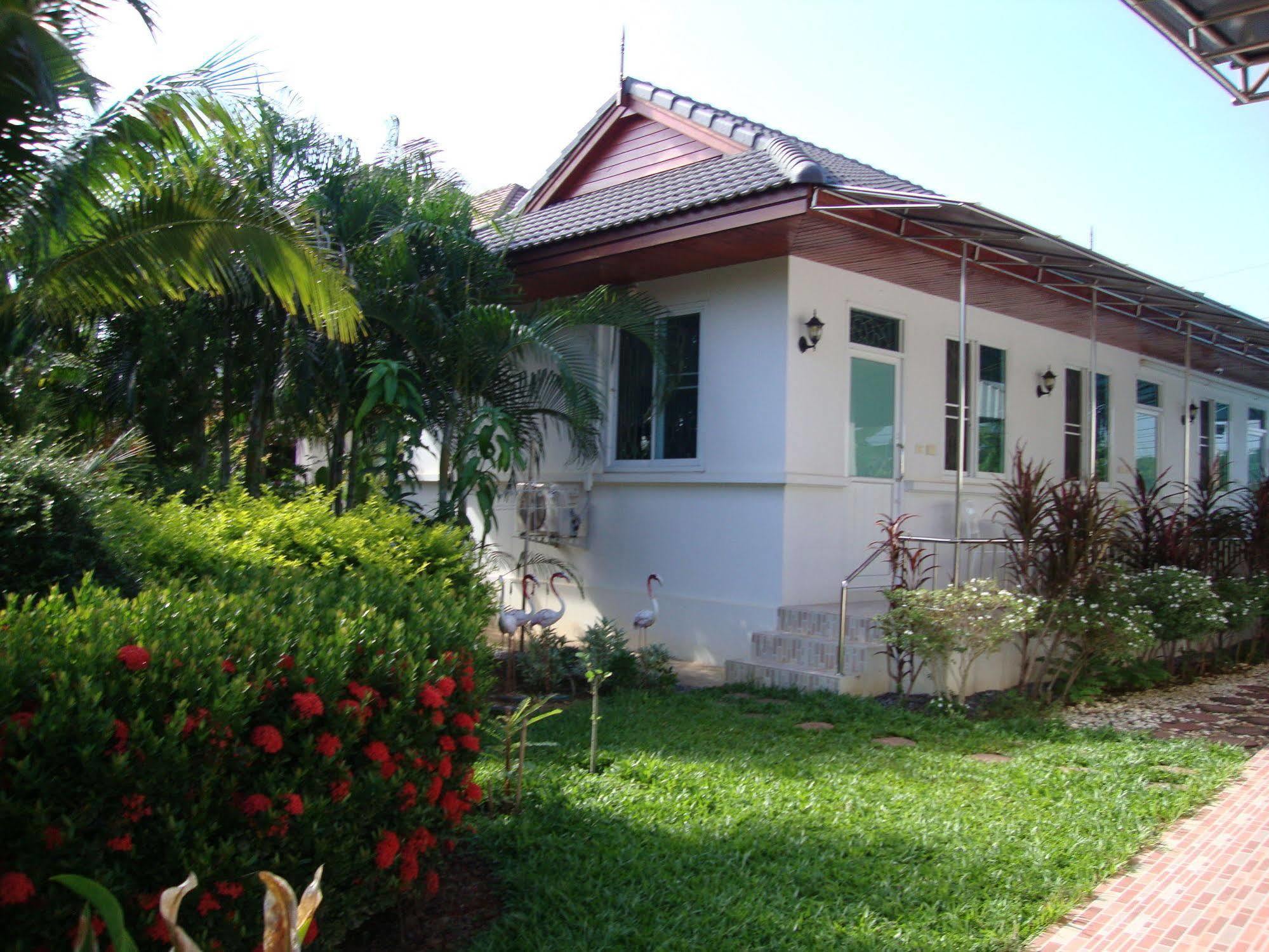 Nuch'S Apple Guest House Si Bun Ruang Екстер'єр фото