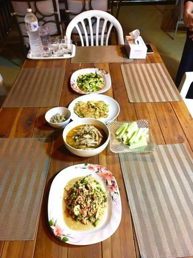 Nuch'S Apple Guest House Si Bun Ruang Екстер'єр фото