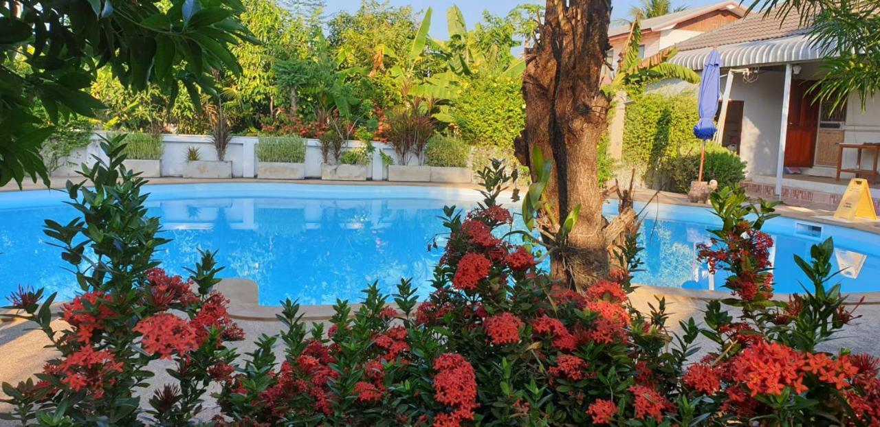 Nuch'S Apple Guest House Si Bun Ruang Екстер'єр фото